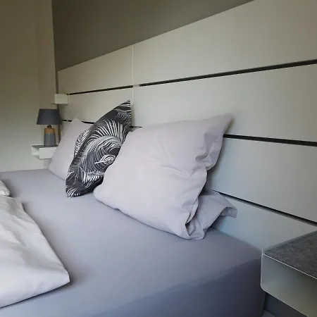 Waldterrasse מלון